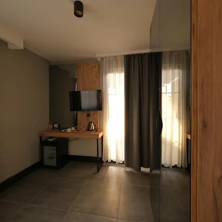 Mielo Lara 4*