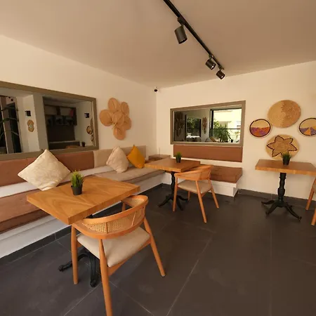 Hotel Mielo Lara